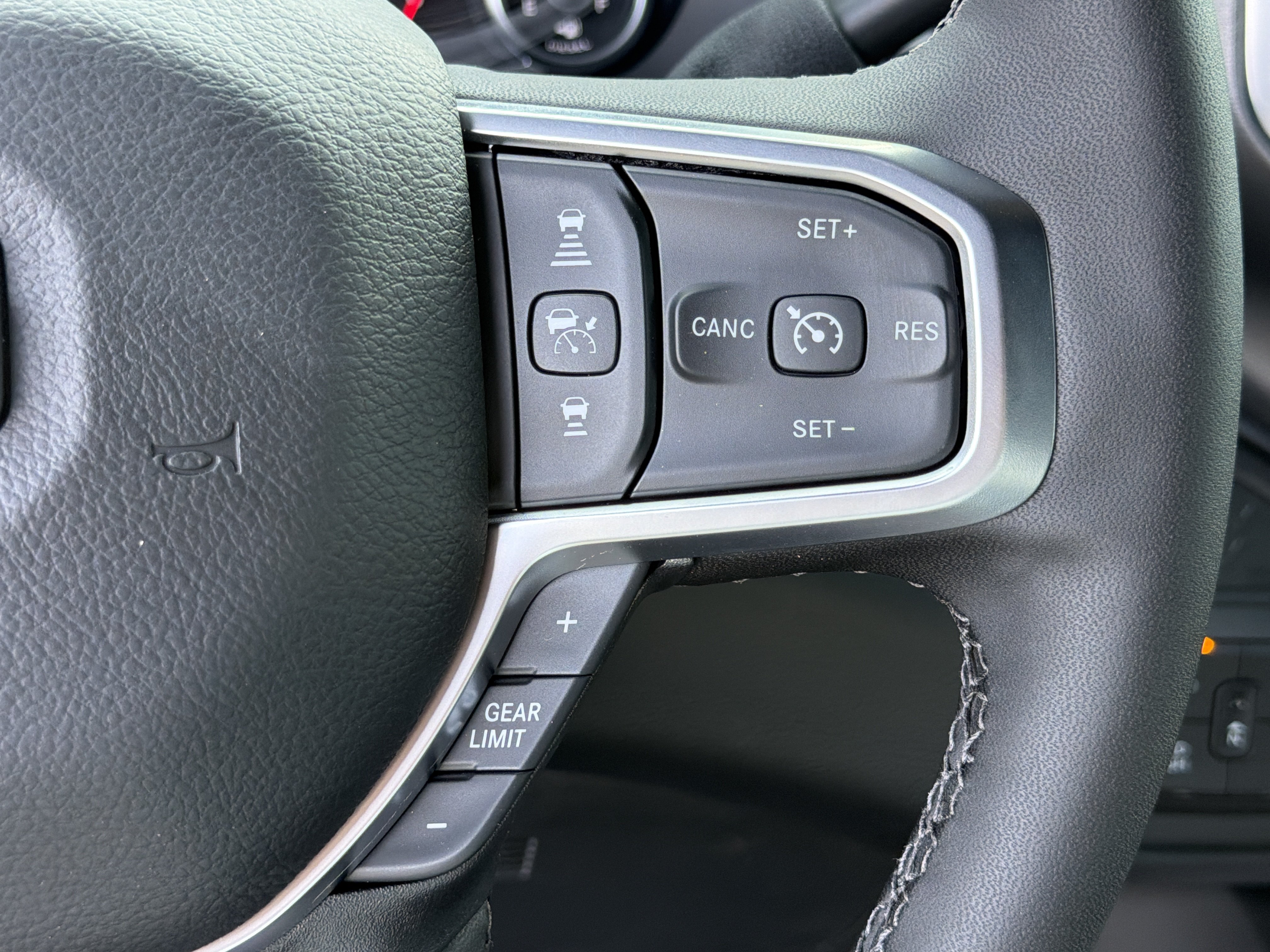 New 2026 RAM 2500 Big Horn AWD/4WD image 25