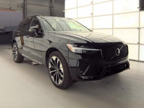 Used 2026 Volvo XC60 B5 Plus AWD/4WD image 4