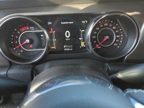 Used 2022 Jeep Wrangler Unlimited Rubicon AWD/4WD image 6