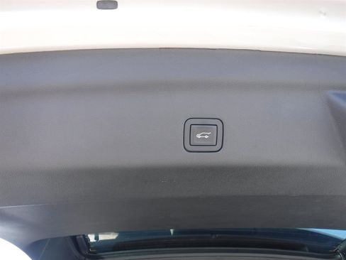 Used 2024 Chevrolet Tahoe LT w/ Luxury Package image 13