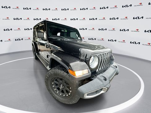 Used 2019 Jeep Wrangler Unlimited Sahara w/ Uconnect 4C Nav & Sound Group image 1
