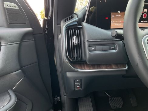 New 2026 Nissan Armada SL image 29