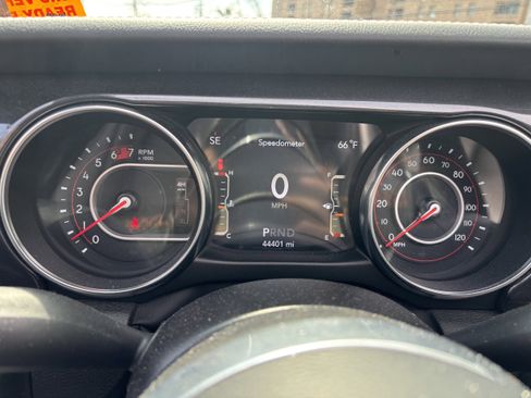 Used 2022 Jeep Wrangler Unlimited Rubicon w/ Trailer Tow Package image 10