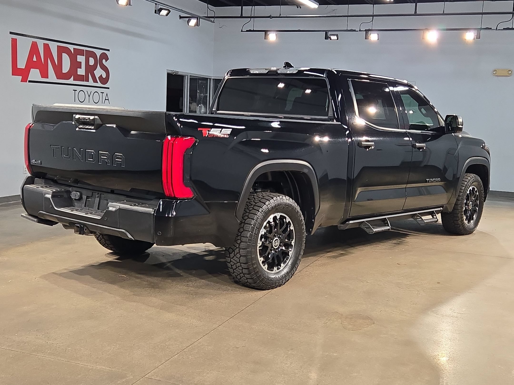 Used 2023 Toyota Tundra SR5 AWD/4WD image 7