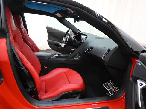 Used 2019 Chevrolet Corvette Stingray Coupe w/ 1LT RWD image 12