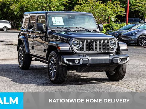 Used 2025 Jeep Wrangler Unlimited Sahara AWD/4WD image 5