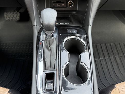 Used 2023 Chevrolet Equinox Premier AWD/4WD image 19
