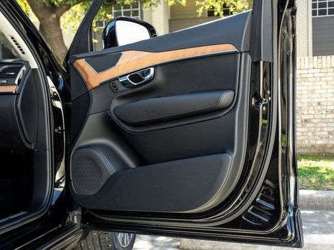 Used 2022 Volvo XC90 T6 Momentum w/ Climate Package image 54