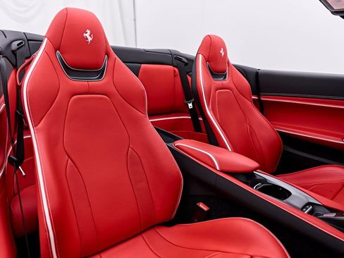 Used 2022 Ferrari Portofino M RWD image 57