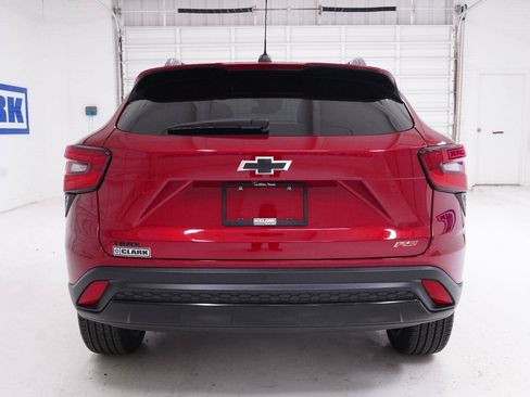 Used 2025 Chevrolet Trax RS w/ Driver Confidence Package FWD image 30