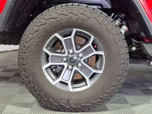 Used 2024 Jeep Gladiator Mojave AWD/4WD image 27