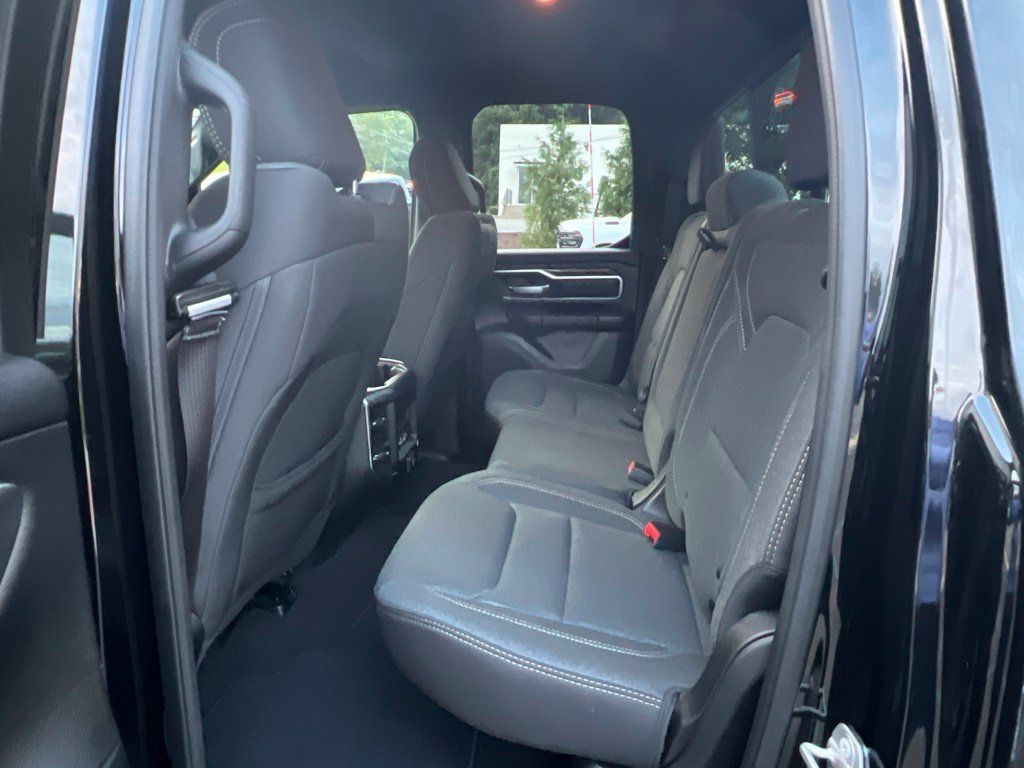 Used 2019 RAM 1500 Big Horn AWD/4WD image 11