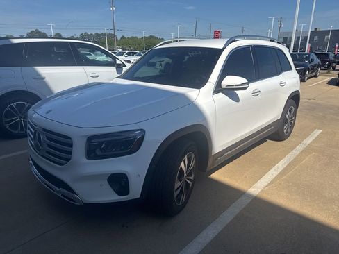 Used 2025 Mercedes-Benz GLB 250 image 1
