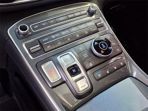 Used 2022 Hyundai Santa Fe Limited image 14