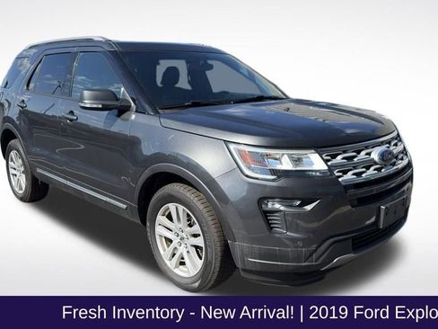 Used 2019 Ford Explorer XLT w/ Equipment Group 201A AWD/4WD image 1