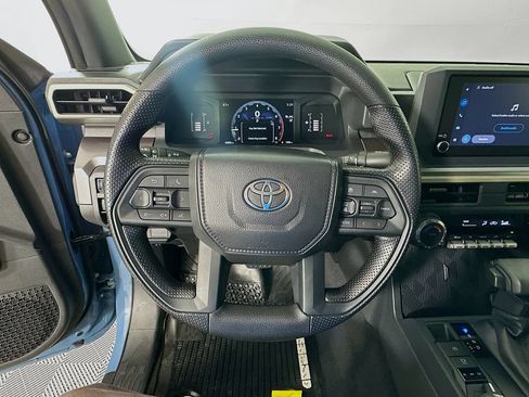 Certified 2026 Toyota Tacoma SR5 AWD/4WD image 11