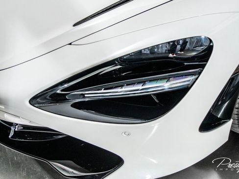Used 2022 McLaren 720S Spider image 15