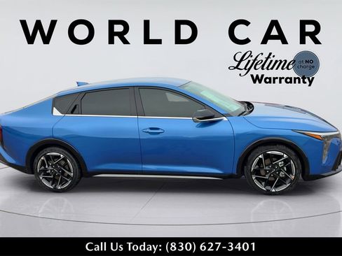 New 2025 Kia K4 GT-Line image 2