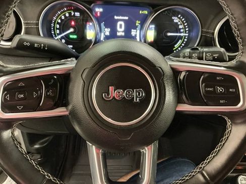 Used 2022 Jeep Wrangler Unlimited Sahara w/ Cold Weather Group AWD/4WD image 32