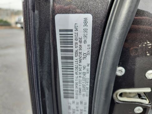 Used 2018 RAM 2500 Laramie image 25