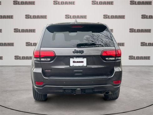 Used 2020 Jeep Grand Cherokee Altitude image 4