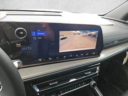 New 2026 Chevrolet Traverse LT w/ Sun and Wheel Package FWD image 15