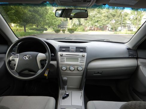 Used 2011 Toyota Camry LE w/ LE Extra-Value Pkg FWD image 22
