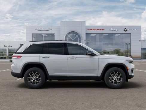 New 2025 Jeep Grand Cherokee Limited w/ Trailer Tow Package image 21