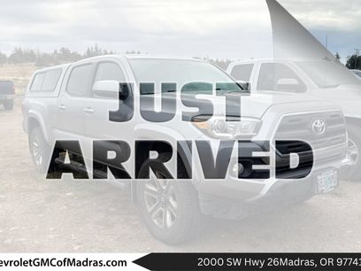 Used 2016 Toyota Tacoma SR5 w/ SR5 Appearance Package (SN)