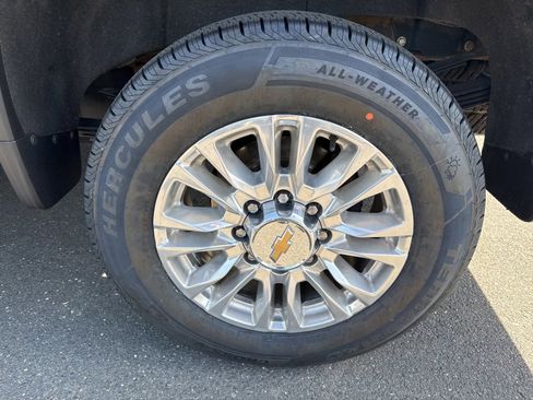 Used 2022 Chevrolet Silverado 3500 High Country w/ Z71 Off-Road Package image 10