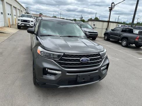 Used 2020 Ford Explorer XLT w/ Equipment Group 202A AWD/4WD image 24