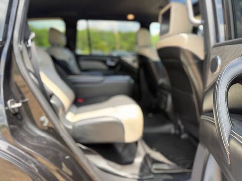 Used 2019 INFINITI QX80 Limited w/ All-Season Package AWD/4WD image 14