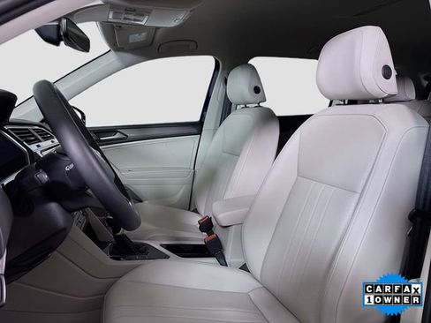Used 2022 Volkswagen Tiguan SE image 20
