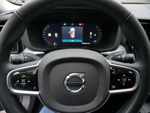 Certified 2025 Volvo XC60 B5 Plus AWD/4WD image 24
