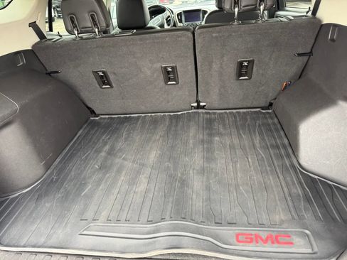 Used 2018 GMC Terrain Denali image 9