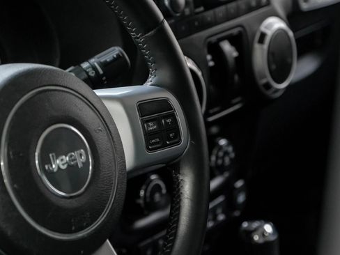 Used 2016 Jeep Wrangler Rubicon AWD/4WD image 26