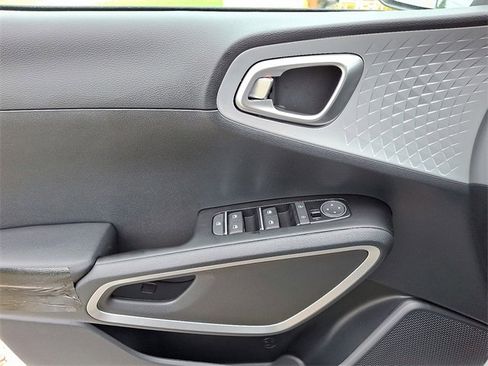 New 2025 Kia Soul LX image 8