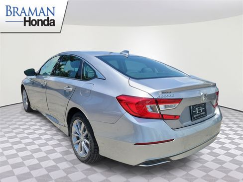 Certified 2022 Honda Accord LX image 3