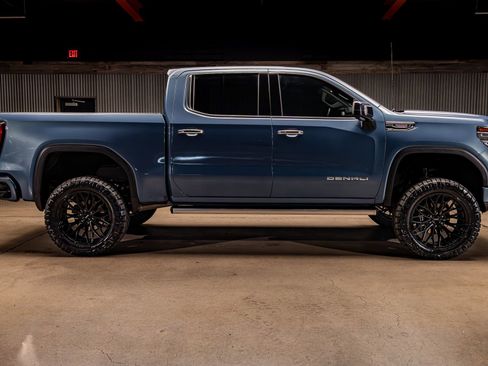 Used 2025 GMC Sierra 1500 Denali w/ Denali Reserve Package image 11