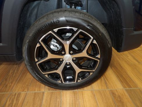 Used 2024 Jeep Compass Limited image 9