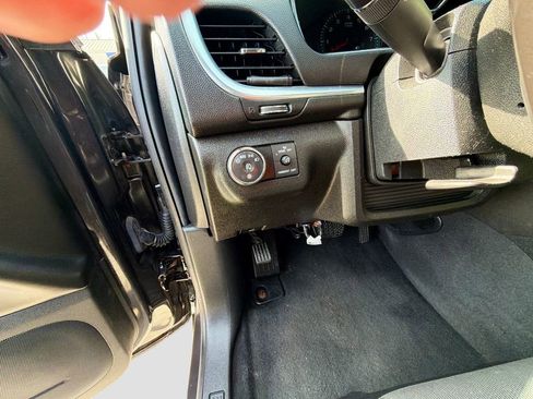 Used 2017 Chevrolet Traverse LT w/ True North Edition image 12