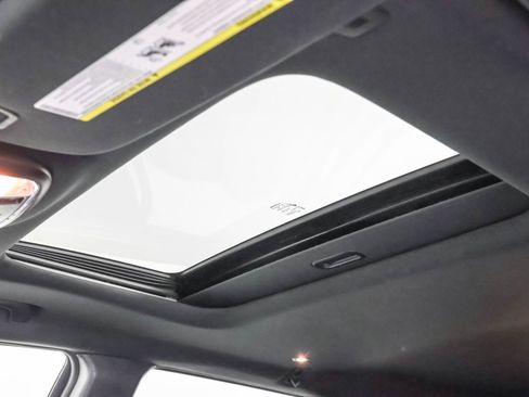 Used 2020 Jeep Grand Cherokee Altitude image 12