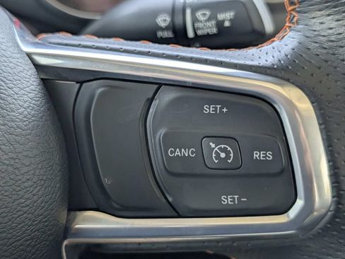 Used 2022 Jeep Gladiator Mojave AWD/4WD image 36