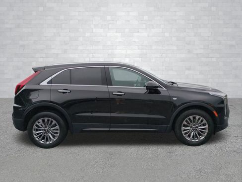 Used 2024 Cadillac XT4 Premium Luxury FWD image 3