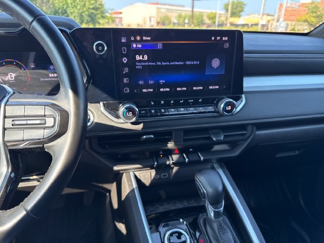 Used 2025 Chevrolet Colorado LT w/ Advanced Trailering Package AWD/4WD image 18