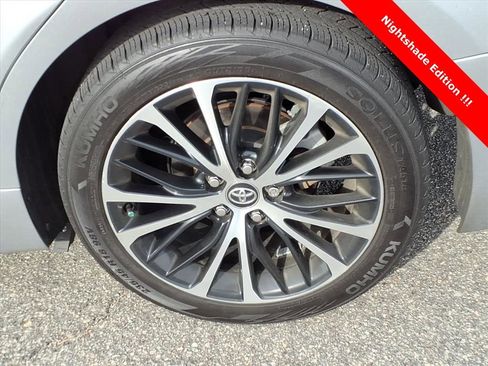 Used 2020 Toyota Camry SE image 11