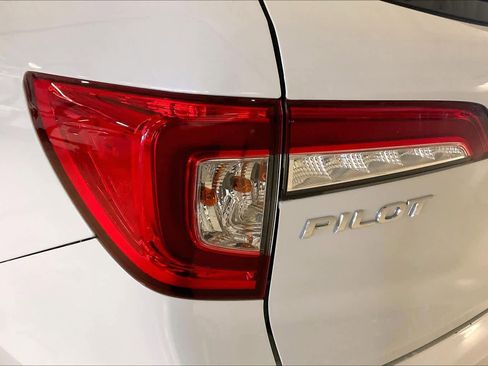 Used 2020 Honda Pilot LX image 25