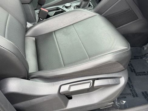 Used 2018 Volkswagen Tiguan SEL AWD/4WD image 10