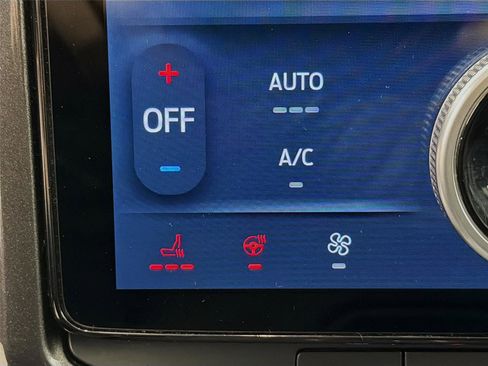 Used 2022 Ford Expedition Limited image 19