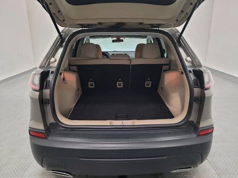 Used 2019 Jeep Cherokee Latitude w/ Popular Appearance Group FWD image 29
